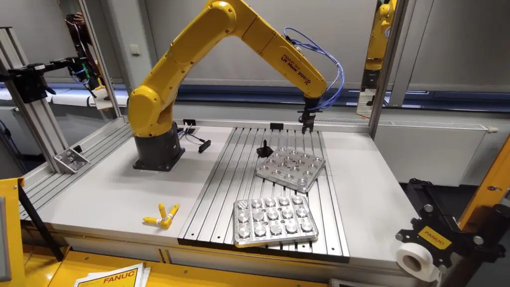 zdjęcie robota Fanuc M20i